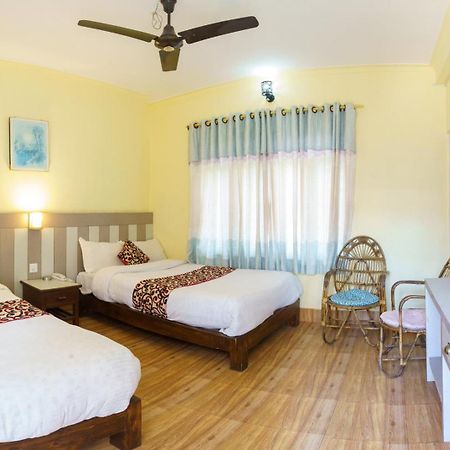 Hotel Angel Pokhara Esterno foto