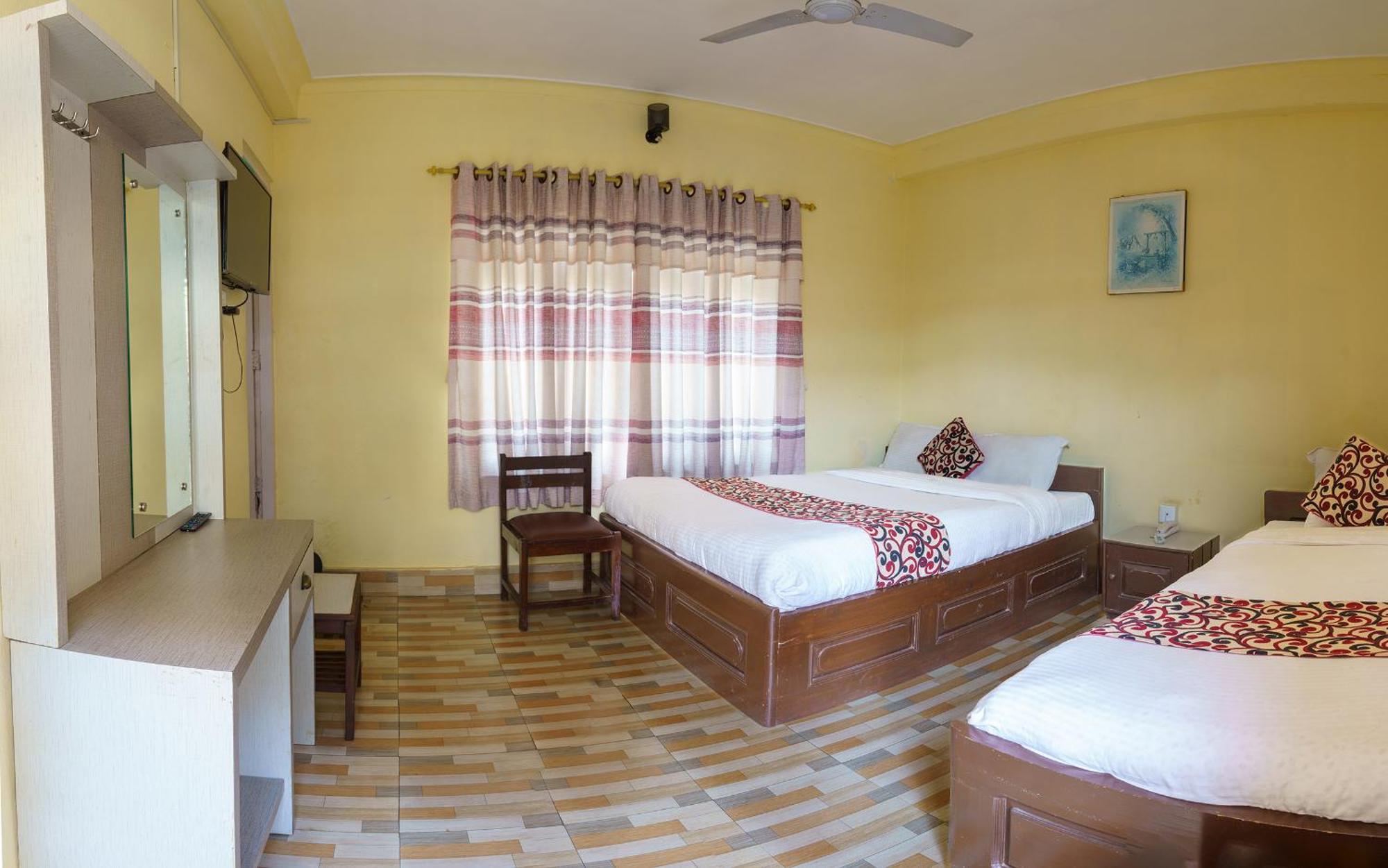 Hotel Angel Pokhara Esterno foto