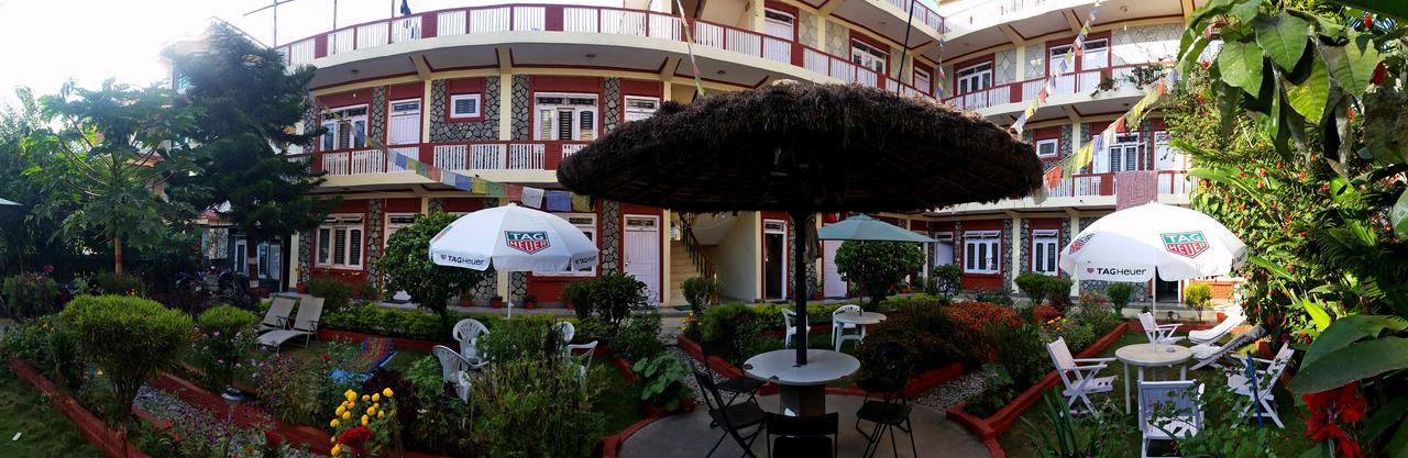 Hotel Angel Pokhara Esterno foto