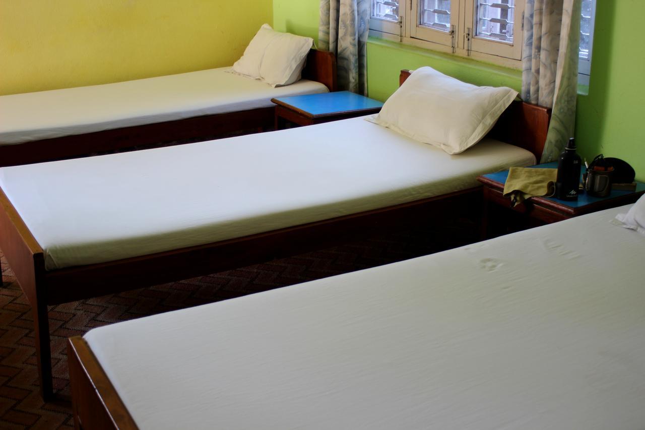 Hotel Angel Pokhara Esterno foto