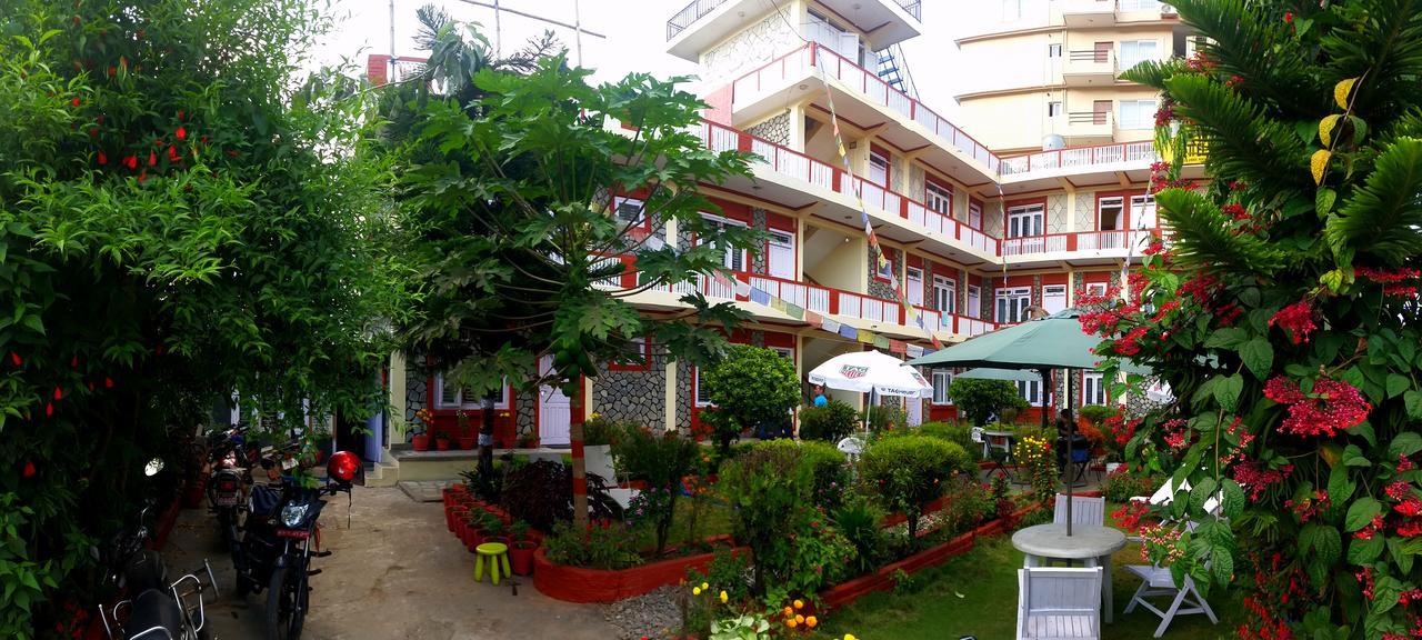 Hotel Angel Pokhara Esterno foto