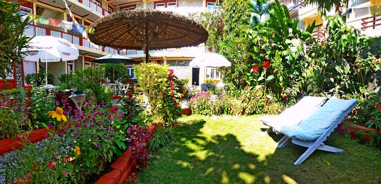 Hotel Angel Pokhara Esterno foto