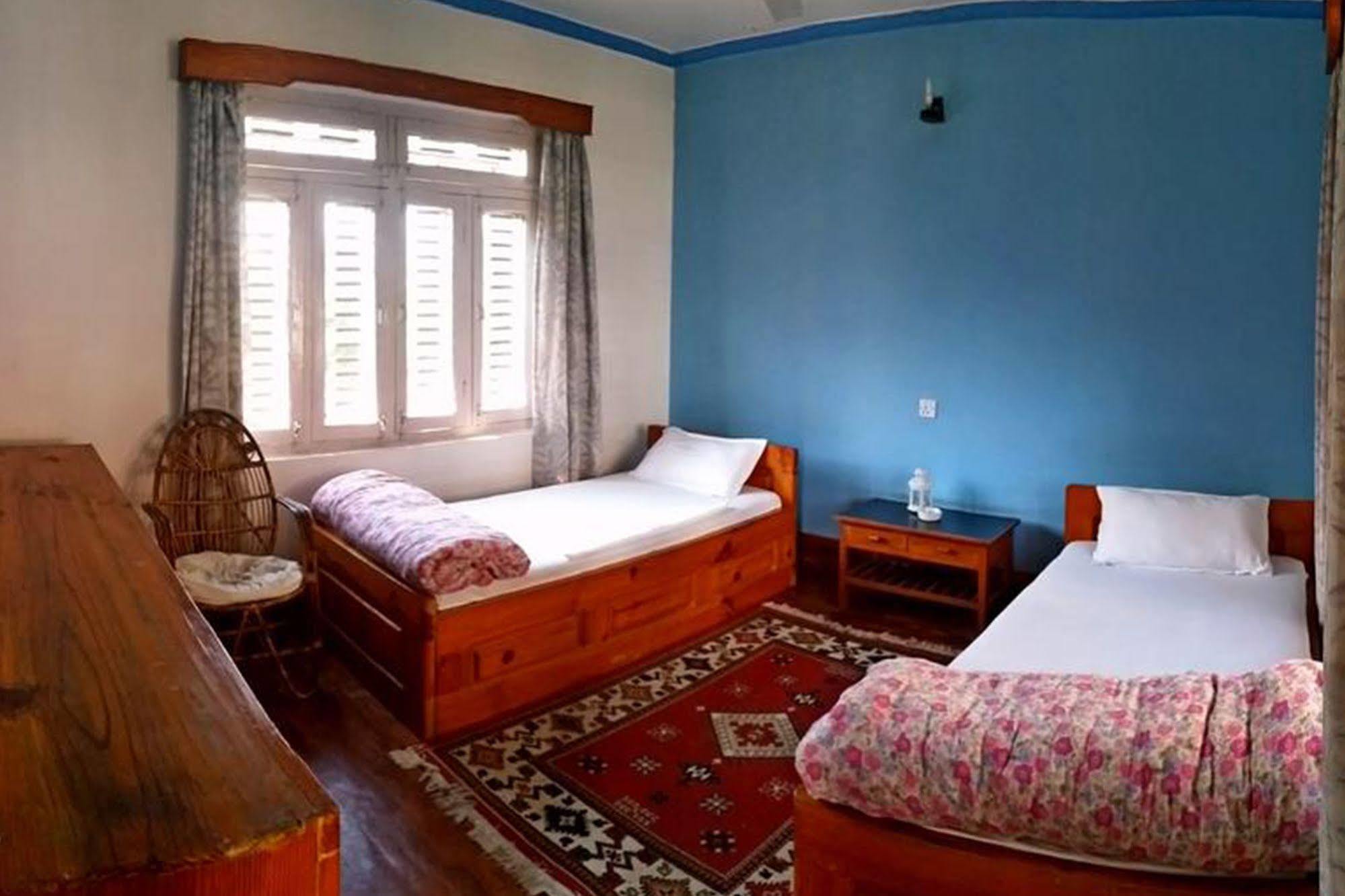 Hotel Angel Pokhara Esterno foto