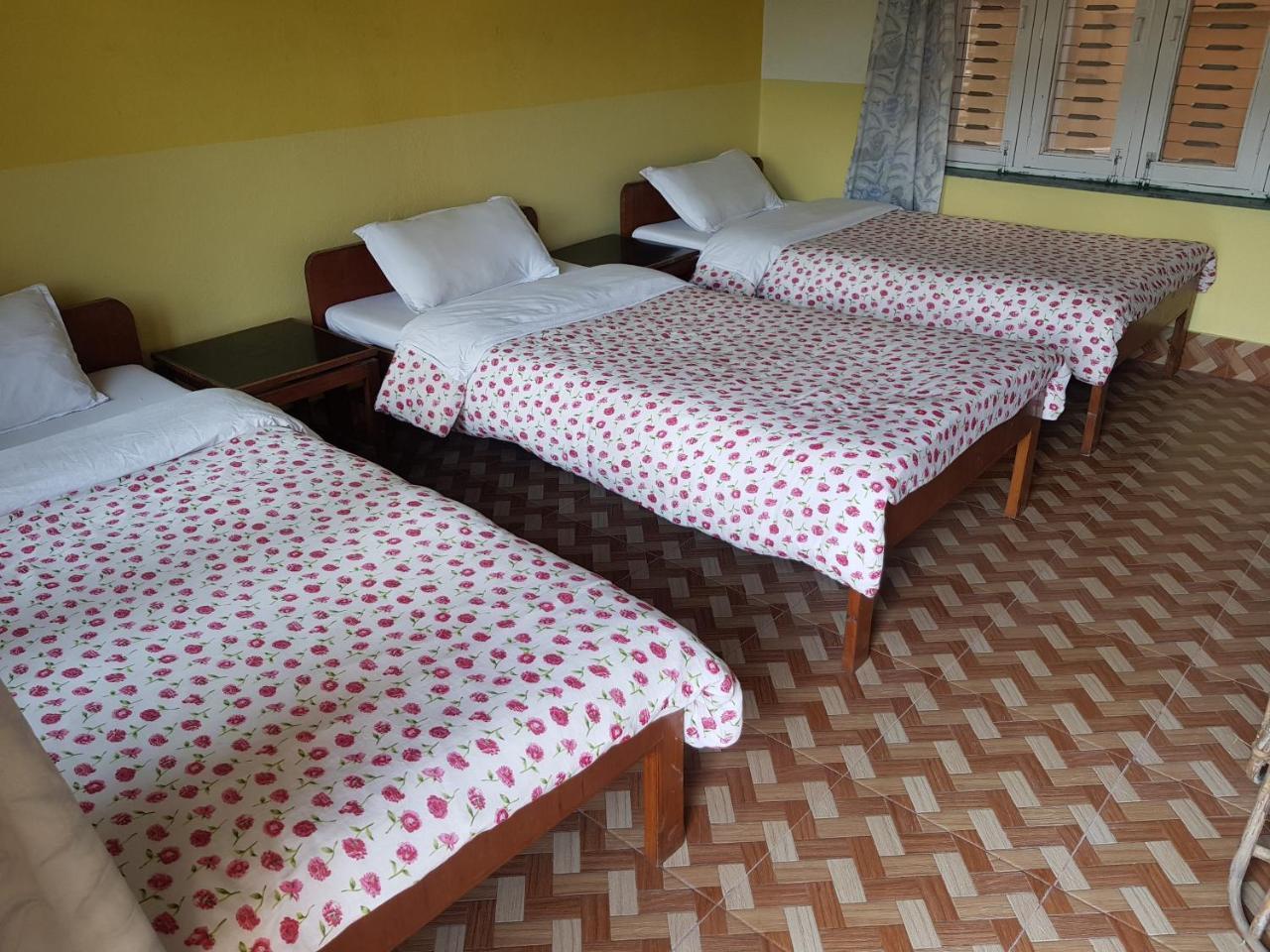 Hotel Angel Pokhara Esterno foto