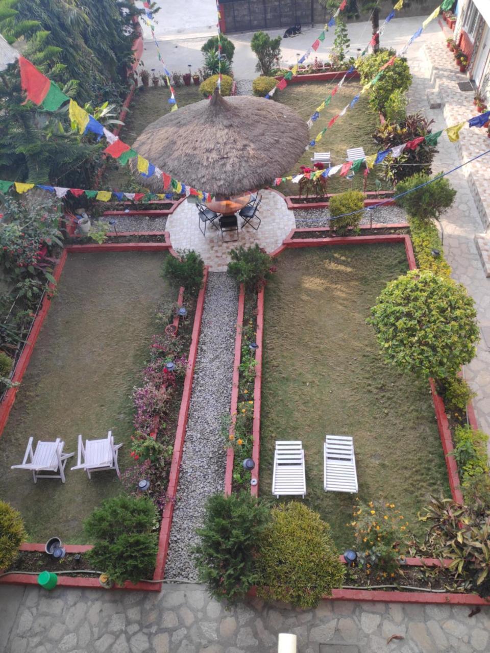 Hotel Angel Pokhara Esterno foto